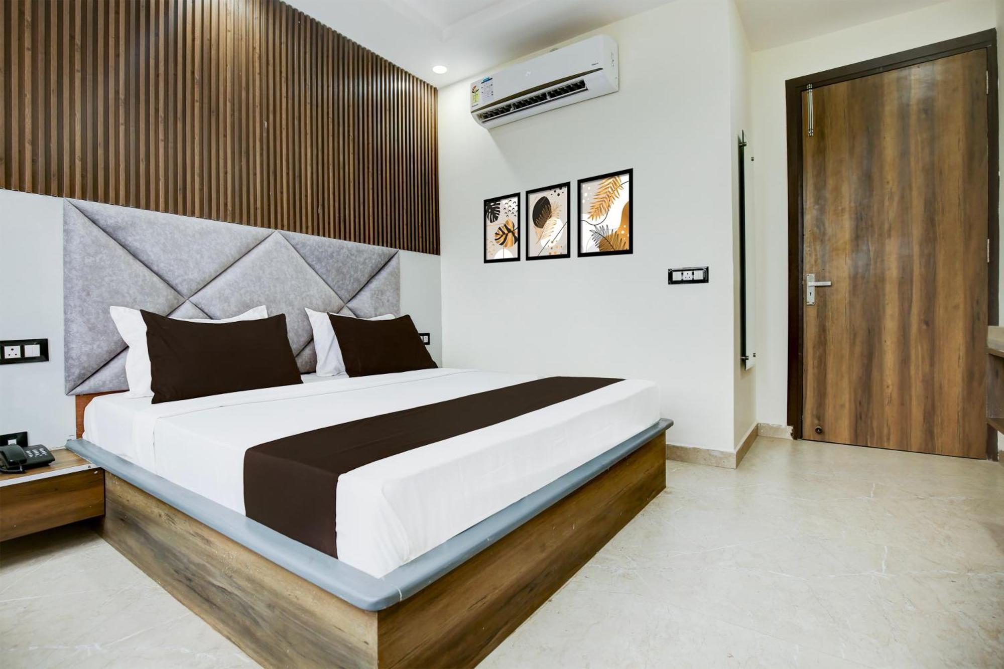 Hotel O Platinum Zirakpur Kültér fotó
