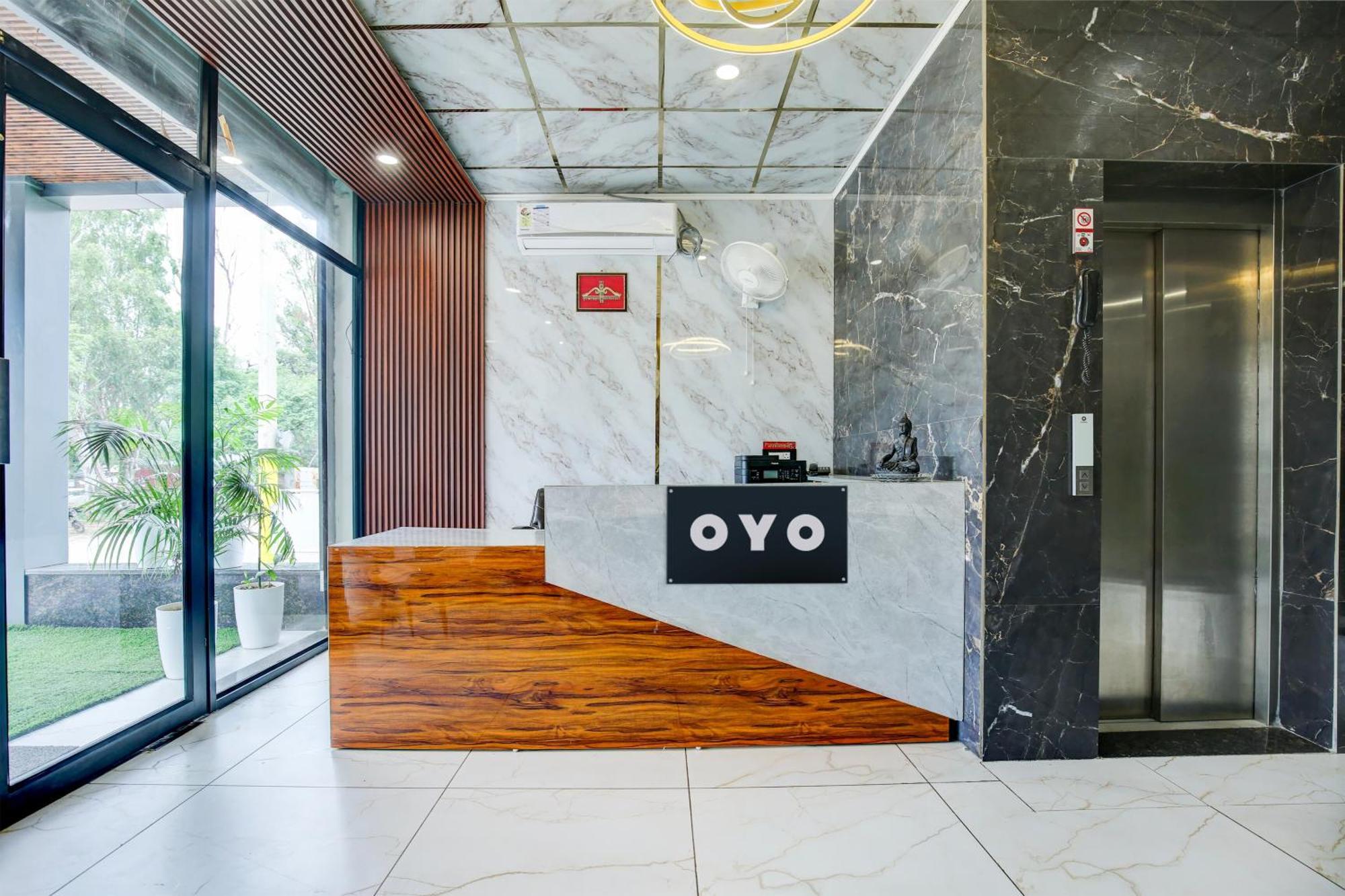 Hotel O Platinum Zirakpur Kültér fotó