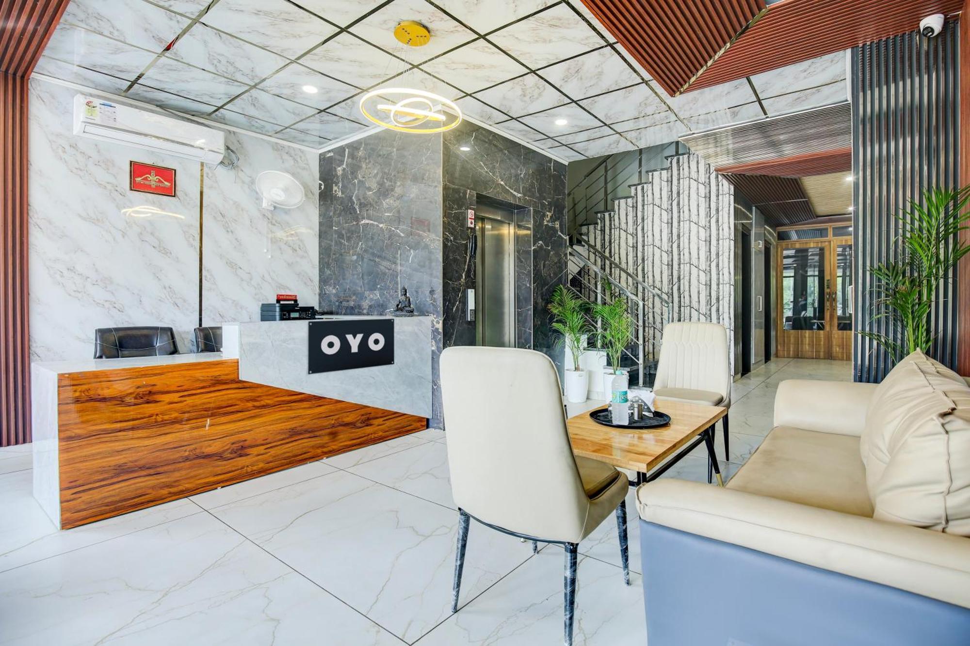 Hotel O Platinum Zirakpur Kültér fotó
